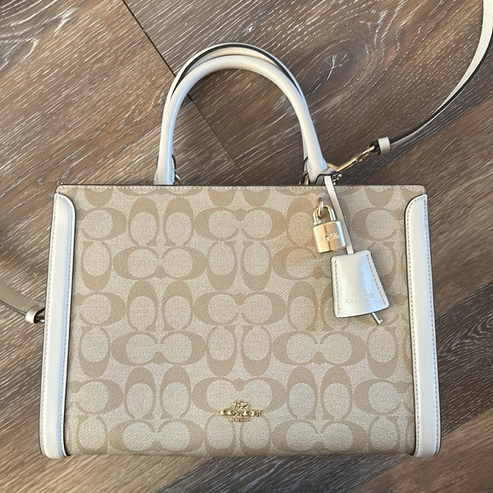 Coach Small Zoe Carryall In Signature Canvas - Picture 4 of 7